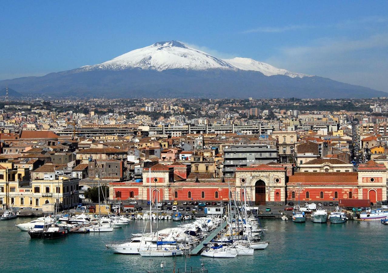 Апартаменты Sicilia Casa Vacanza Катания Экстерьер фото
